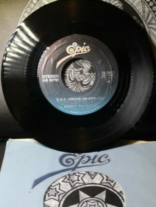 Johnny Paycheck D.O. A. / Gonna Get Right 1982 Epic 14-03052 7" 45 rpm record - Picture 1 of 1