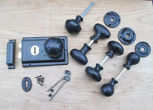 BLACK ANTIQUE CAST IRON OLD ENGLISH RIM LOCK DOOR KNOB SET HANDLES - Picture 1 of 9