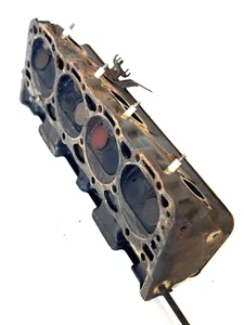 1995 GMC K2500 350 TBI V8 CYLINDER HEAD USED GOOD CONDITION FOR REFURBISH - Picture 1 of 24