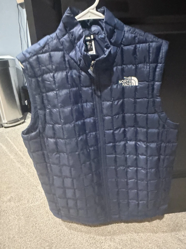 Chaleco The North Face Para Hombres M Azul Marino ThermoBall Puffer Aislado Cremallera NF0A3LHDJK3 Foto 1 de 1