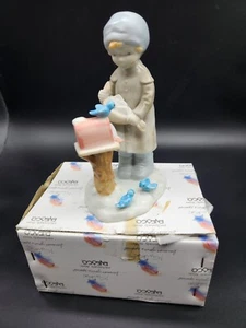 Figura 1991 Enesco Kinka #122777 Girl at Mailbox 6,75" de alto cerámica con caja excelente - Imagen 1 de 5