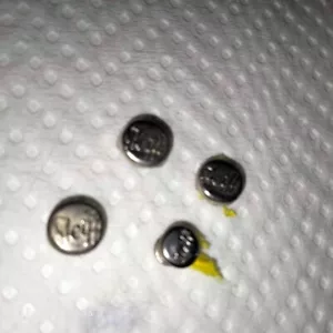 4 BOUTONS STEIFF 4 BUTTONS VINTAGE ANCIENS TEDDYBEAR OURS POUPEES +AUTRES - Foto 1 di 6