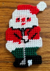 Vintage SANTA CLAUS GOLF Kühlschrankmagnet Kreuzstich Weihnachtsdeko Handarbeit - Bild 1 von 7