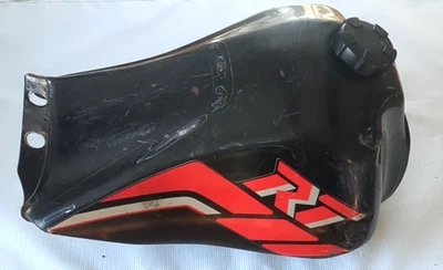 1995 Yamaha RT180 Tanque de Combustível com Petcock – Fabricante de Equipamento Original – Amassados e Ferrugem Leve – Limpeza Interna - Imagem 1 de 4