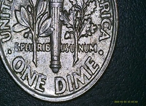 1994-P Roosevelt moneda de diez centavos 5% de descuento Center Strike error - Imagen 1 de 6