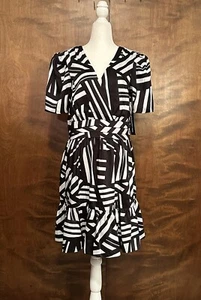 Karl Lagerfeld Puffärmel Herbst Minikleid Damen 12 schwarz & weiß Rüschensaum - Bild 1 von 19