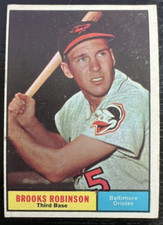 1961 Topps #10 Brooks Robinson Baltimore Orioles G/VG Condition! *No Reserve!*