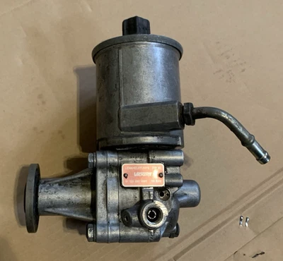 Mercedes Benz Vickers 190 300E W126 350SDL 300SDL 300SD Power Steering Pump - Image 1 of 4
