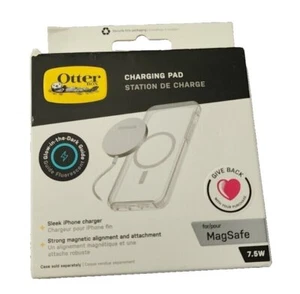 OtterBox Wireless Charger Pad For MagSafe - Silver. 7.5w. open box - Picture 1 of 1