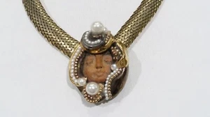 Artisan Fired Fantasies Ton Dame Gesicht Anhänger mit Perlen auf Gold Halsreif Halskette - Bild 1 von 10