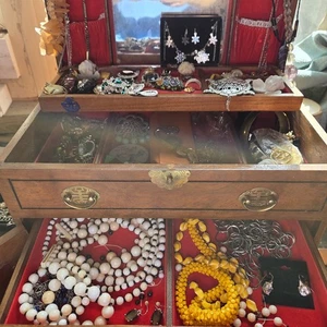 Jewelry Box With Mixed Jewelry Lot Necklaces Rings Watches Etc T - Picture 1 of 19