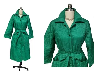 NEW  VINTAGE ‘60s LORD & TAYLOR TEAHOUSE QUILTED ROBE FROM HONG KONG IN EMERALD - Picture 1 of 5