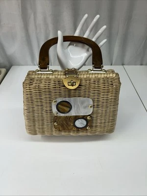 Bolso de mano cesta de mimbre años 50 60 Lucite cierre de mango de tortuga Hong Kong de colección Foto 1 de 4