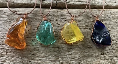 Lote de 4 piezas collares colgantes envolventes Andara envolventes de alambre de cobre Blenko Glass Cullet Foto 1 de 3