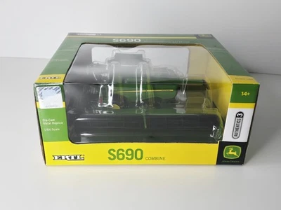 Ertl Authentics - John Deere S690 Combine #45318 - 1:64 Diecast - Image 1 of 4