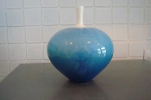 Vase. Ornament. Art. Pottery. Blue color. Handmade by Cek Srisawat. - Picture 1 of 1