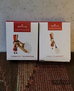 2 Marching Band Hallmark Ornaments 2022 tolle Posaune & 2023 coole Klarinette - Bild 1 von 3