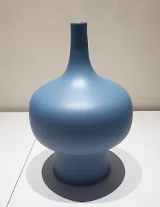 Vase By Rina Menardi (V17) - Picture 1 of 3