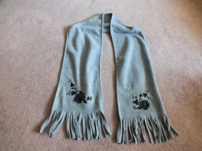 Nueva Bufanda Gris Vellón Negro Flor Apliques Flecos 68" Incluye Flecos Foto 1 de 3