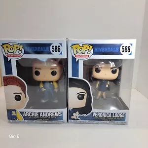 Funko Pop! Television Riverdale - Lot Of 2 - Hot Topic Exclusives ARCHIE VERONIC - Picture 1 of 2