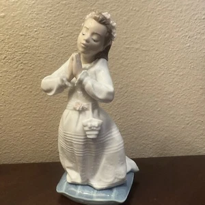 LLADRO 6089 Kommunion Gebet Mädchen betet Nina Kommunion religiös ohne Karton - Bild 1 von 16