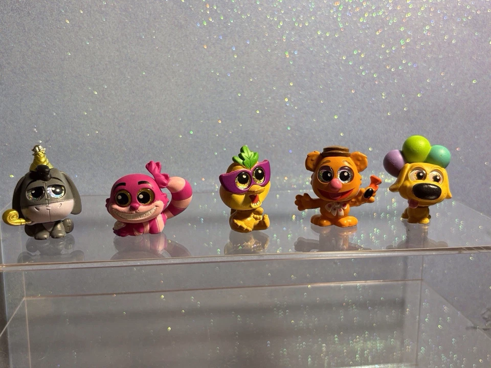 Disney Doorables Party Animals Full Set of 5 – Exclusive Eeyore, Louis, Cheshire - Image 1 of 1