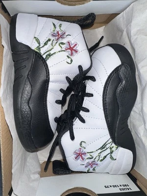 Nike Air Jordan Retro 12 Niñas 6c Blanco Negro Floral Niño TD DR6955-100 Foto 1 de 4