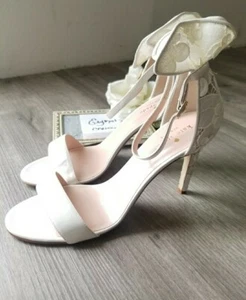 NEW Kate Spade Ivory Floral Lace Leather Sandal Wedding Heels 9 - Picture 1 of 4