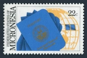 Micronesia 53 block/4,MNH.Michel 67. First Passport,1986.Globe. - Picture 1 of 1