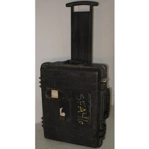 Pelican Protector 1560 Case 23x18x11 OD 19x15x9 ID Wheels PullOut Handle Damaged - Picture 1 of 19