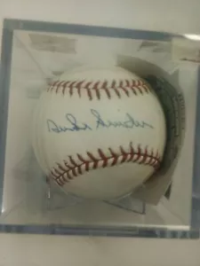 DUKE SNIDER SIGNED BASEBALL W/ CERTIFICATE. - Picture 1 of 3