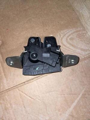  Heckklappenschloss MERCEDES C W204 (2007-2011) A2047400435 - Bild 1 von 4