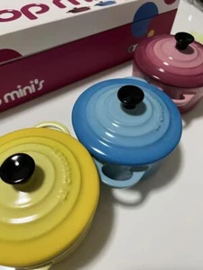 Le Creuset Mini Cocotte 10 cm 250 ml Juego de 3 gres rosa azul amarillo - Imagen 1 de 7