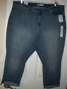 NWT Womans Plus Sz 24 /W37 Levi Strauss Denim Stretch Mid Rise Cuffed Capris NEW - Picture 1 of 14