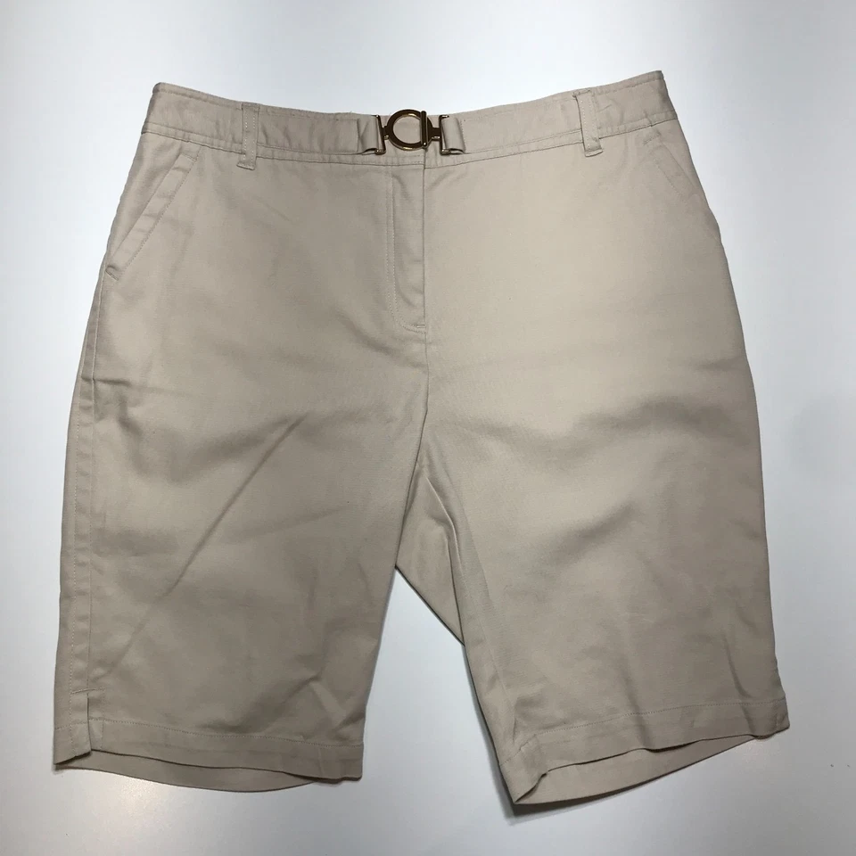 Bermudas chinas Charter Club para mujer 12 paneles caqui con cinturón con hebilla dorada Foto 1 de 4