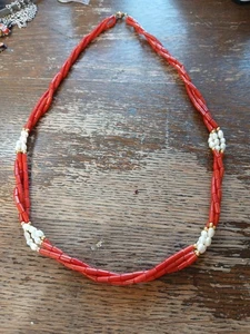 Collana Vintage 3 Fili Corallo Torsata Twist Tubo Perla + Perla di Riso - Foto 1 di 11