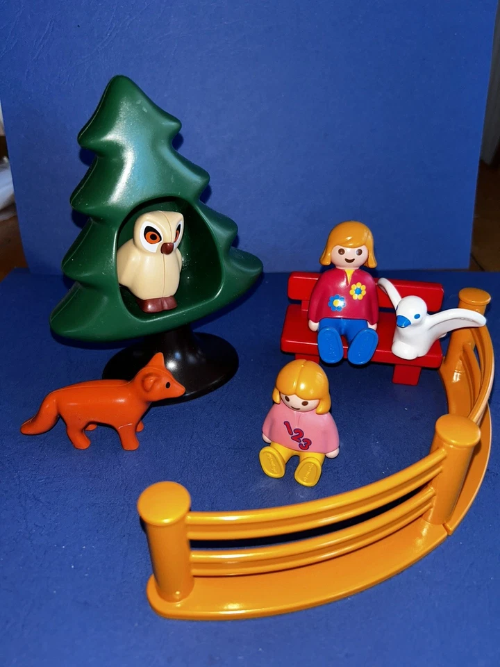Lot PLAYMOBIL 123 Forêt Sapin Banc Et Figurines - Photo 1/1
