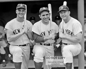 11X14 PHOTO ROGER MARIS, YOGI BERRA AND MICKEY MANTLE NEW YORK YANKEES (DA-459) - Picture 1 of 1