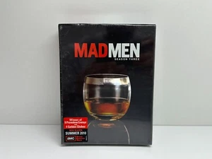 Mad Men: Season Three (DVD, 2009), Englisch!, NEU, Factory Sealed! ⚡VERSAND⚡ - Imagen 1 de 6