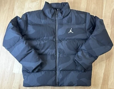 Jaqueta Nike Jordan acolchoada preta camuflada FB6988-045 masculina tamanho grande - Imagem 1 de 4