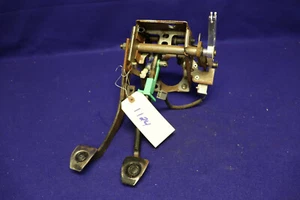 USED 99-04 Ford Mustang Clutch Pedal Assembly #1124 - Picture 1 of 5