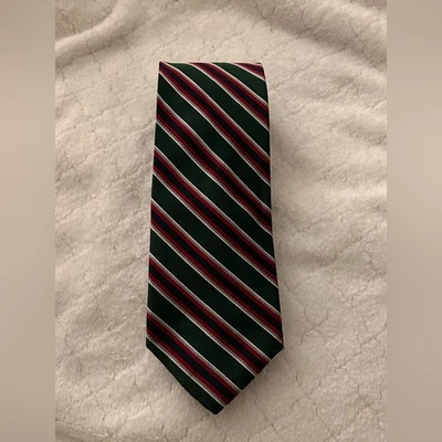 M. Sussex Ltd. London 100% 真丝绿色和红色条纹男式领带 — 第 1/4 张图片