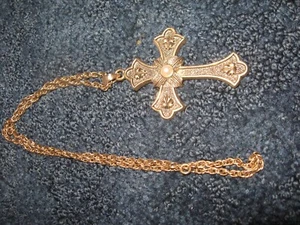 Sarah Coventry-Limited Edition 1975-Cross Necklace-25" chain-3 3/4" cross - Picture 1 of 3