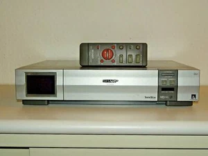 Sharp VC-ME80 VHS Videorecorder inkl. Fernbedienung, 2 Jahre Garantie - Bild 1 von 7