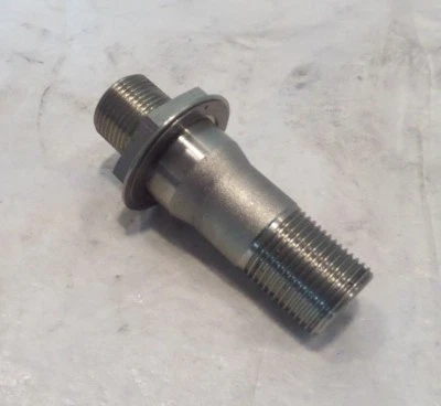 Perno de enfriamiento del enfriador de aceite del motor Kawasaki Ninja ZX-6R ZX-9R Z1000 ZZR600 OEM Foto 1 de 4