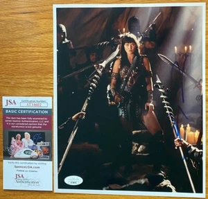 LUCY LAWLESS AS XENA WARRIOR PRINCESS SIGNED 8X10 PHOTO AUTOGRAPH W/ JSA COA - Picture 1 of 4