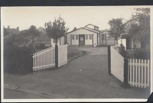 Unknown County Postcard - Exterior View of Park Hill School MB1951 - Picture 1 of 2