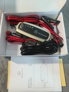 Mercedes Benz OEM Battery Charger Trickle Charge 0009822921 - Picture 1 of 4