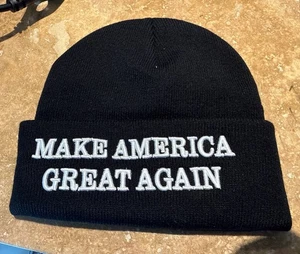 Schwarze Strickmütze Beanie Make America Great Again bestickt Cap - Bild 1 von 2