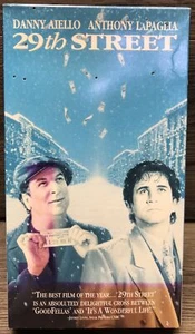 29th STREET (VHS, 1992) DANNY AIELLO, ANTHONY LaPAGLIA Fox Video - Imagen 1 de 4